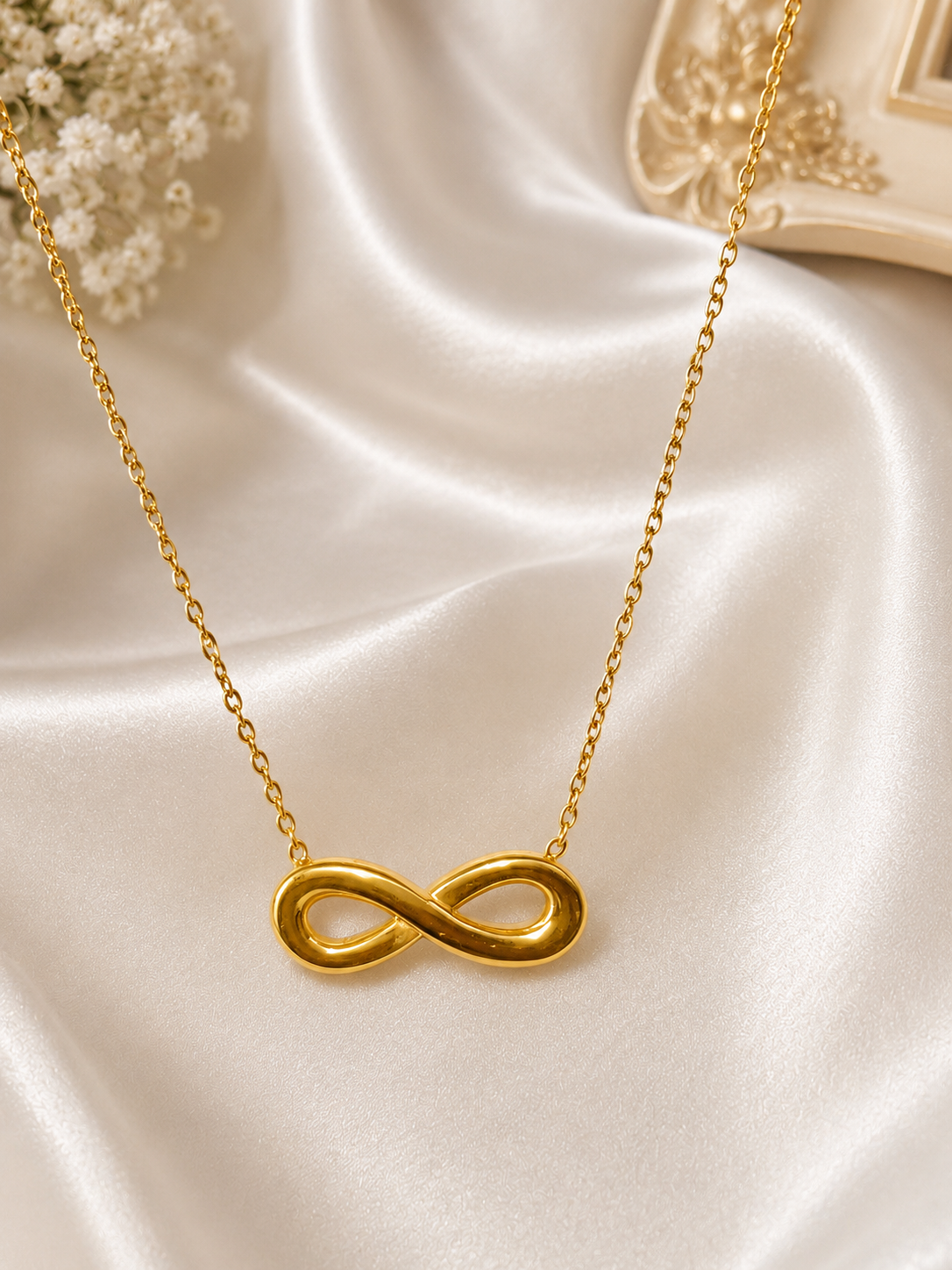Éternité Necklace