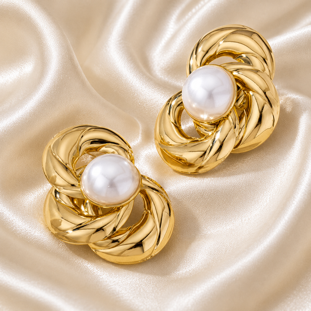 The Mimi Pearl Earrings