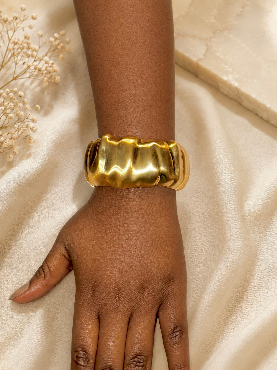 The Valentina Sculpted Cuff