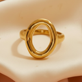 The Élise Oval Ring