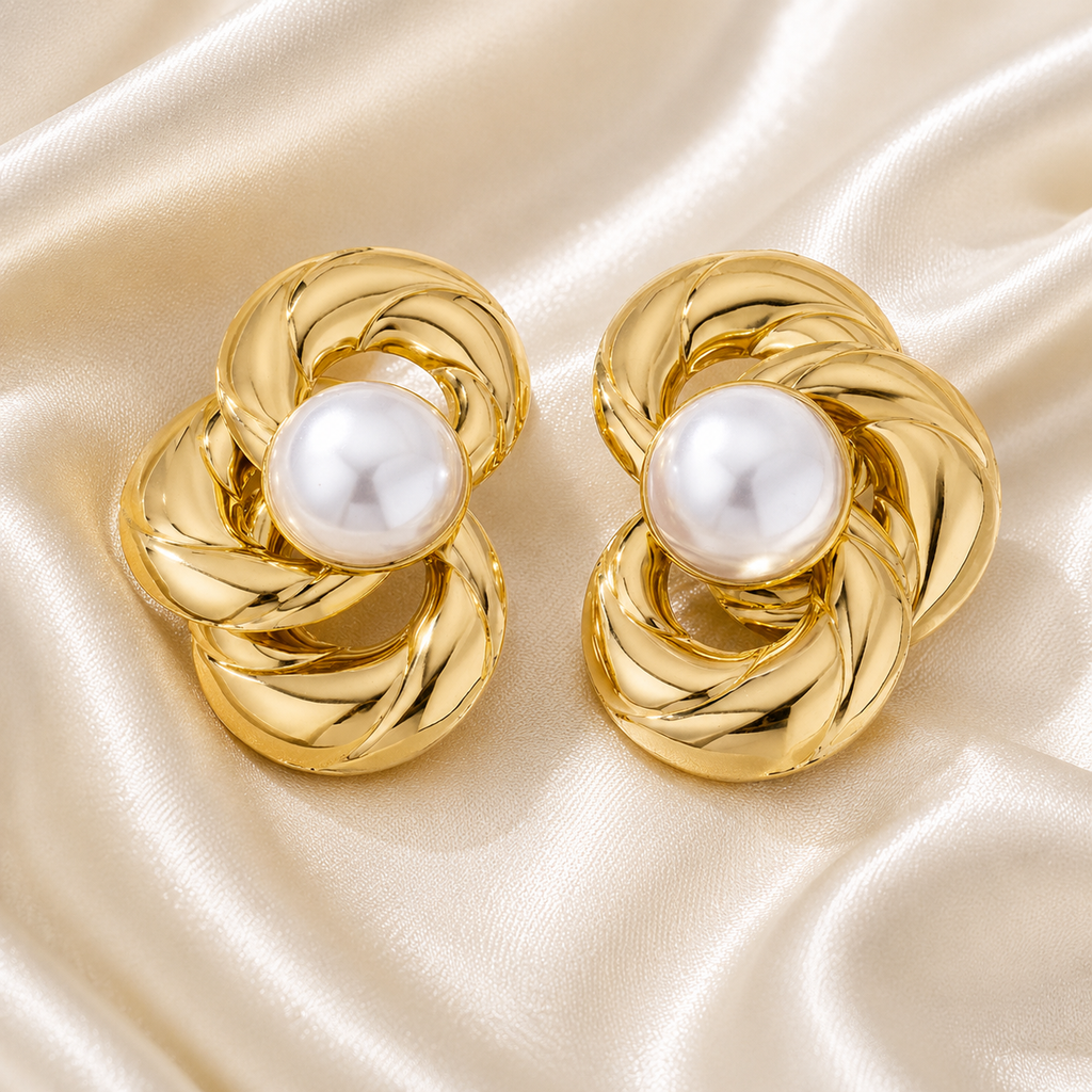 The Mimi Pearl Earrings