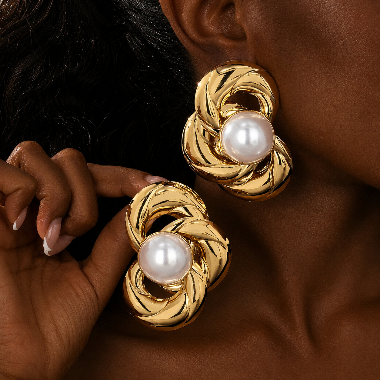 The Mimi Pearl Earrings