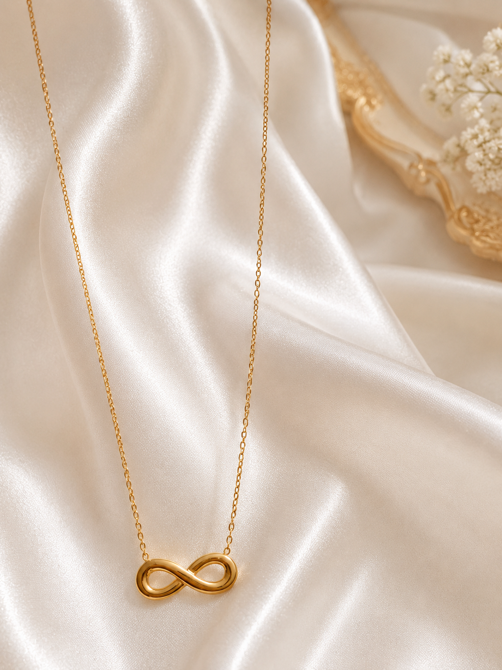 Éternité Necklace