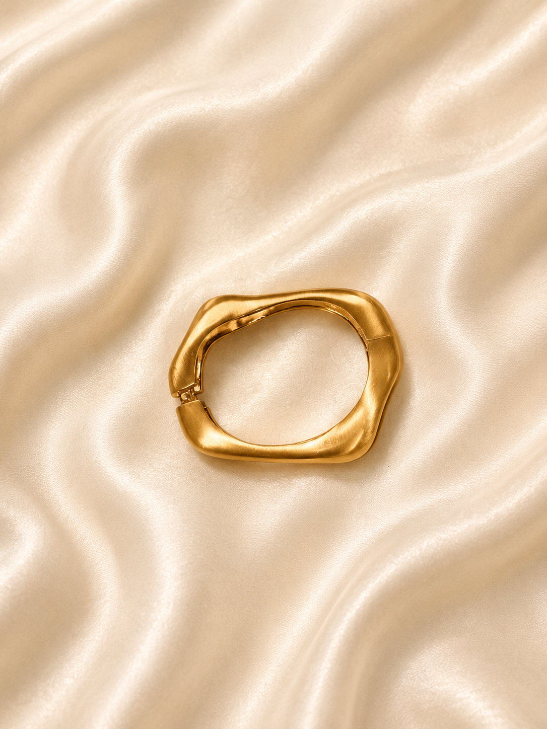 The Aurélie Twist Cuff